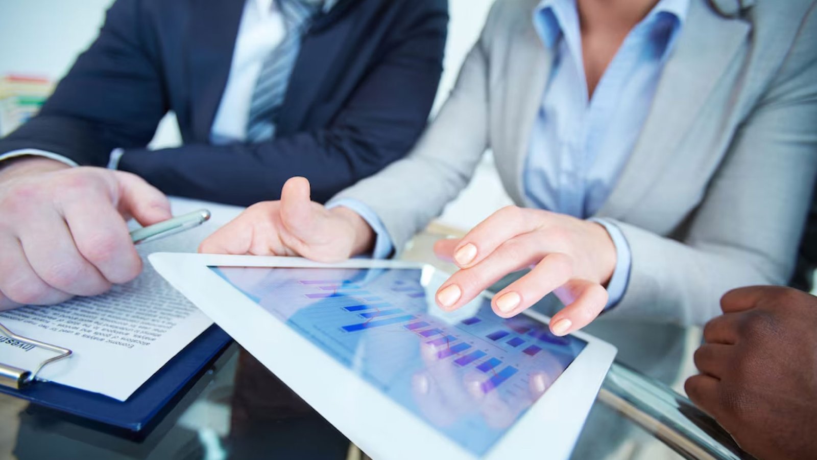 OneMain Financial Elects Andrew D. Macdonald to Board of Directors
