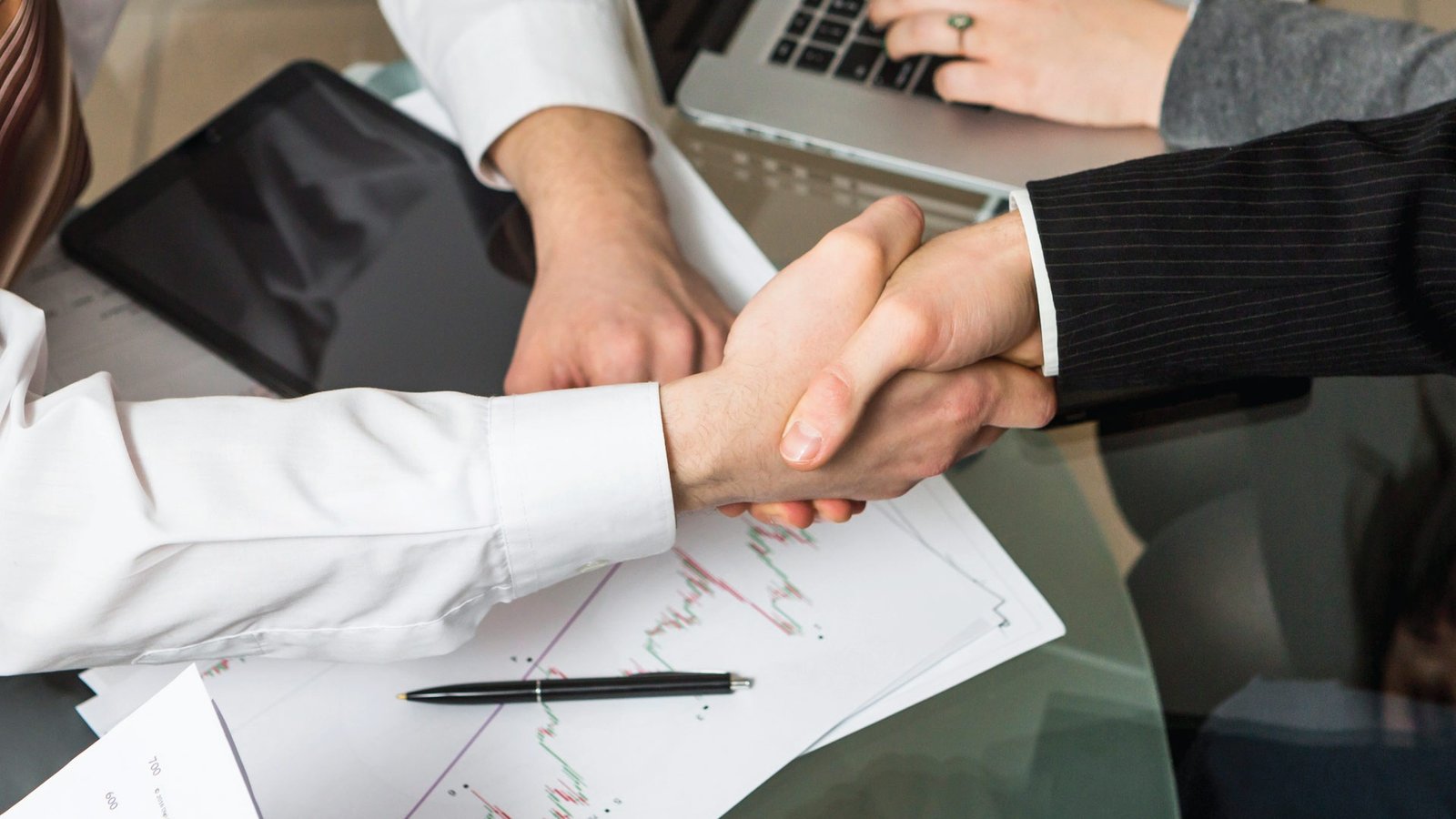De Risk Partners Celebrates First Year with 7-Figure Revenue