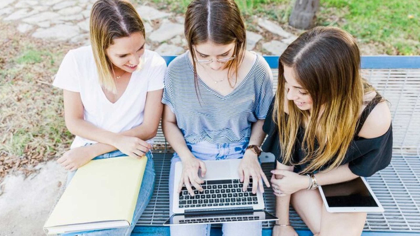 Outschool and Sora Schools Partner to Expand Summer Learning Options