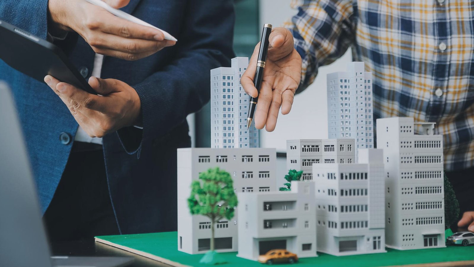 New home market trends show nationwide sales decline in June 2025.