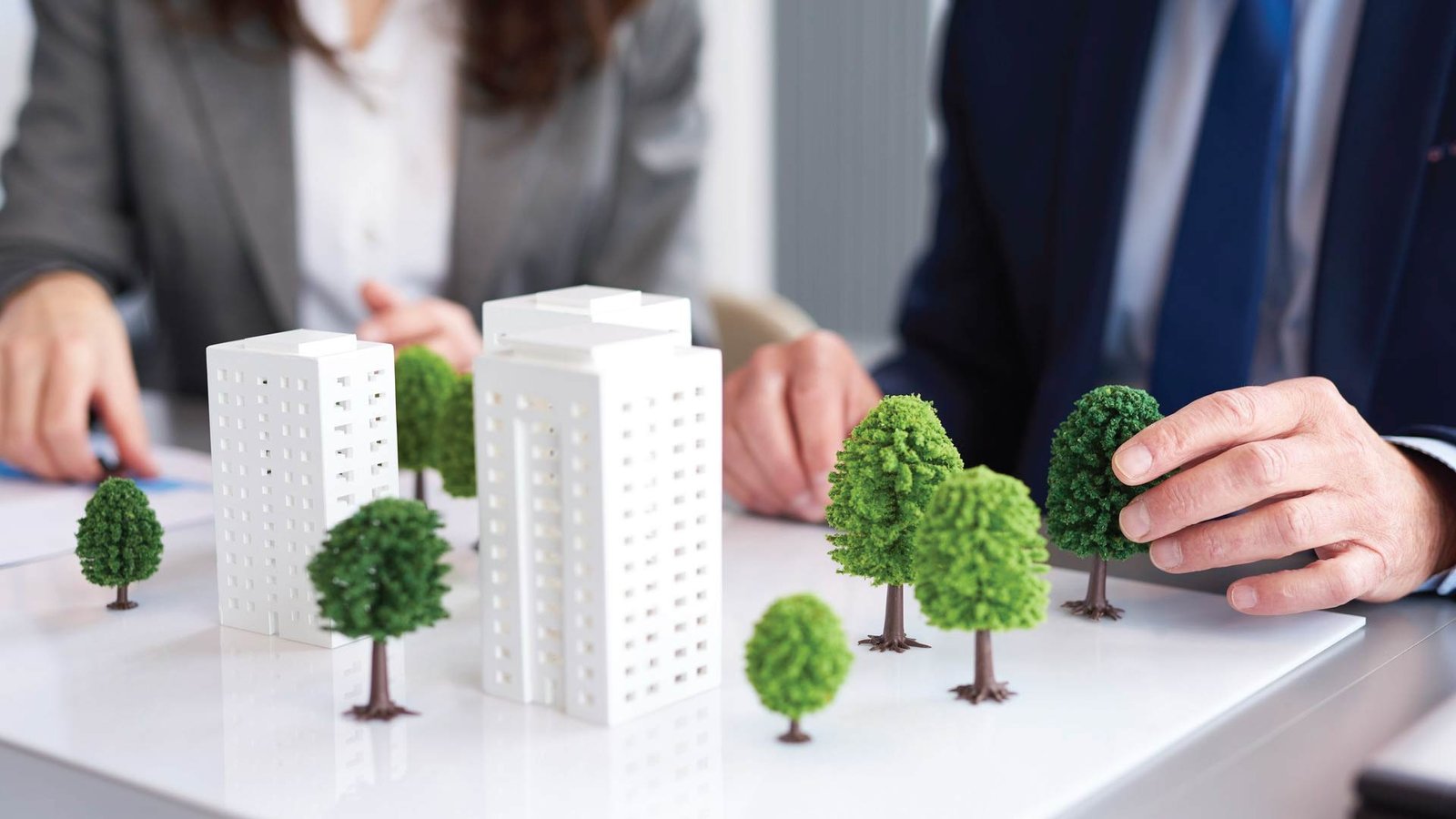 Intero’s Tse Group ranked #1 on the 2025 Leading 100 List by LuxeSF and RealTrends.