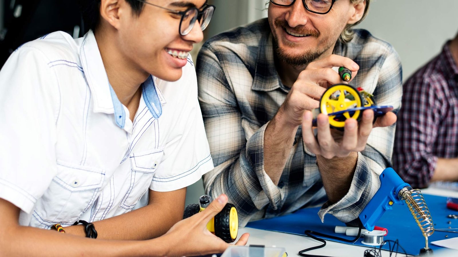 Edumentors Raises $2M Seed to Build the World’s First Human-AI Tutor