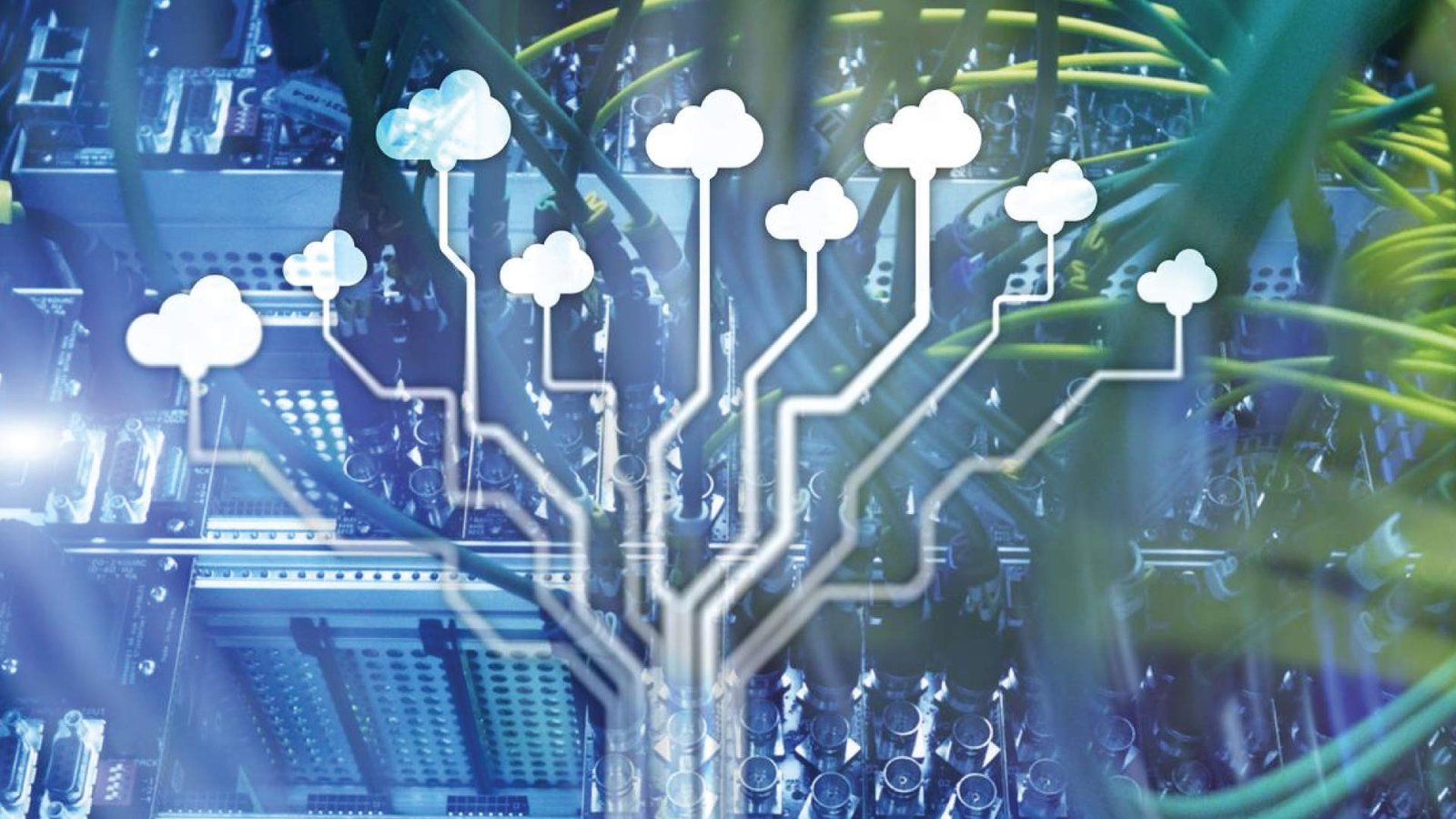 EnGenius data center portfolio showcased at Supercomputing 2025 booth.