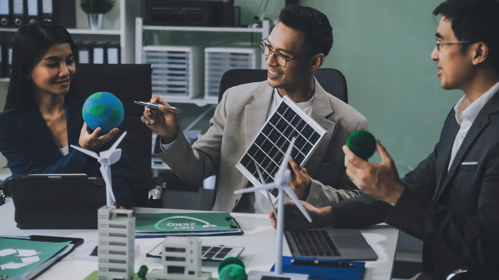 H&P CEO John Lindsay Retires; Trey Adams Named Successor