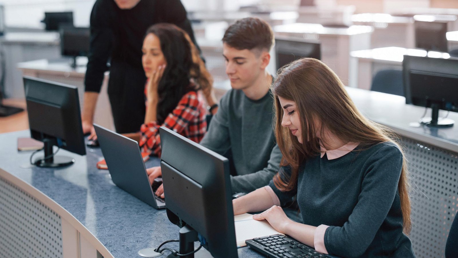 Dell Expands Education PCs and Future-Ready Programs