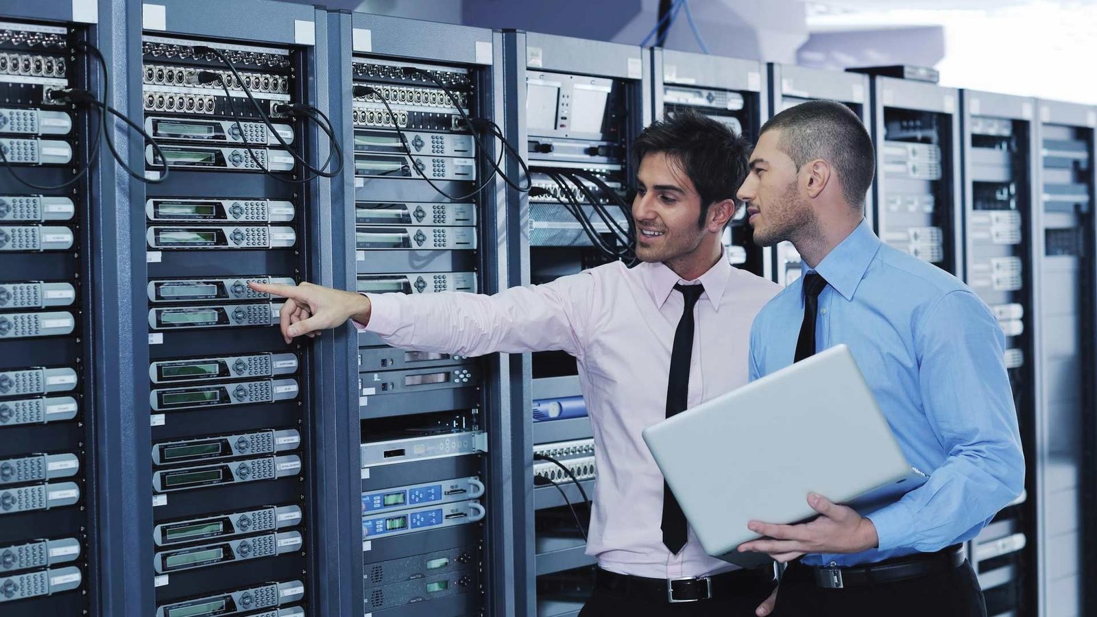 Intracom WiBAS™ G5 deployment with Nova delivering high-speed 5G mmWave connectivity for enterprise customers in Greece.