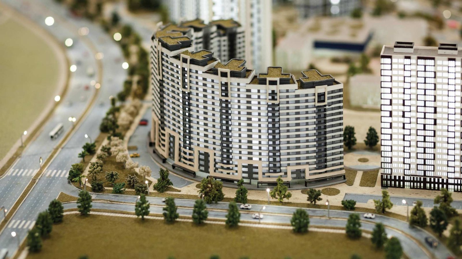 Cushman & Wakefield names Gregg Metcalf Executive Director in 2026.